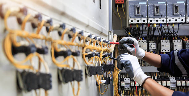 Professional Electrician technician working in Farmington, MO